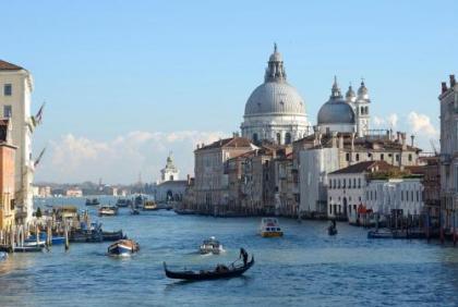 City Apartments Salute-Accademia - image 2