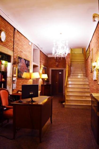 Art Dreams B&B - image 9