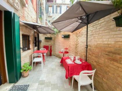 Rosso Charm B&B - image 9