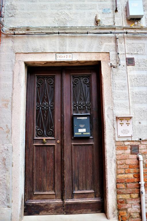 Ve-nice Suite Misericordia C2607B - image 5