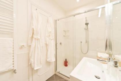 Venice Heaven Apartments Ca Matilde a stone's throw away from Campo Santo Stefano - image 10