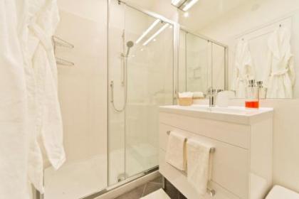 Venice Heaven Apartments Ca Matilde a stone's throw away from Campo Santo Stefano - image 11