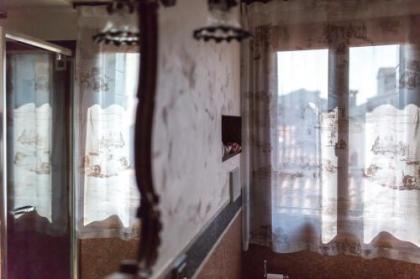 Cà Manzoni Apartment with Terrace - image 12