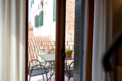 Cà Manzoni Apartment with Terrace - image 18