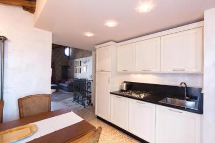Cà Manzoni Apartment with Terrace - image 7