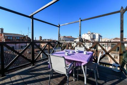 Rialto Apartment - image 1