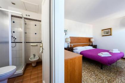 Rialto Apartment - image 10