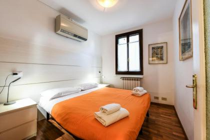 Rialto Apartment - image 13