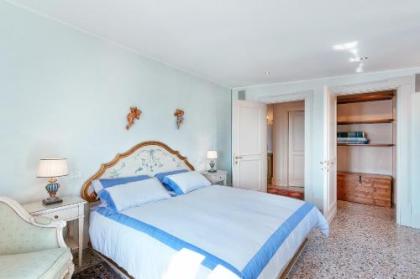 Deluxe Apartments Lagoon View - image 12