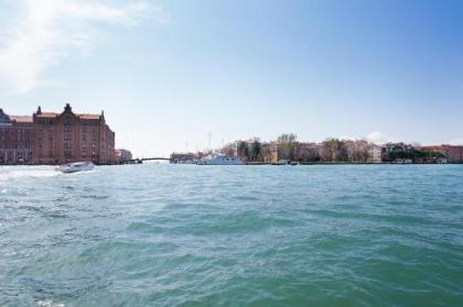 Deluxe Apartments Lagoon View - image 9