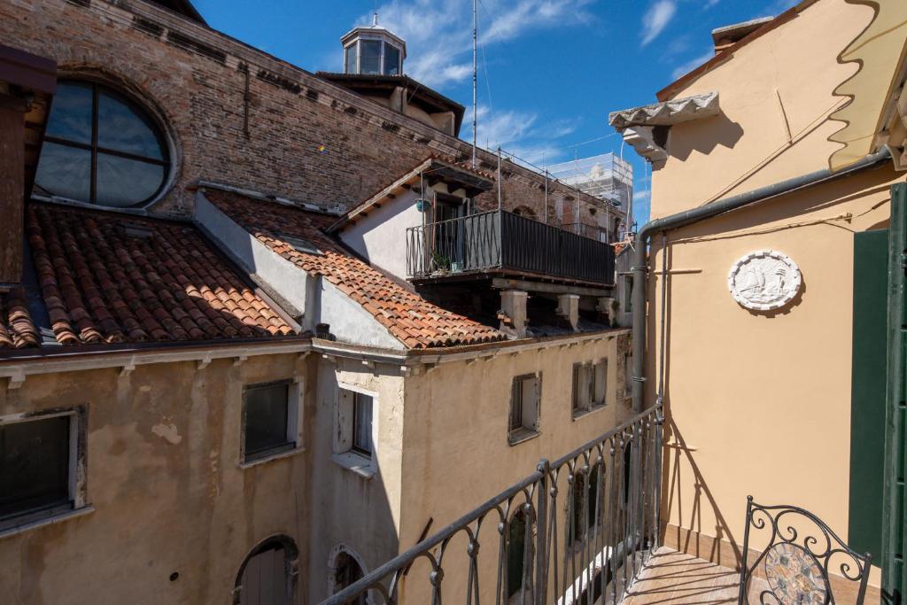 San Marco Prestige with Terrace by Wonderful Italy - image 3