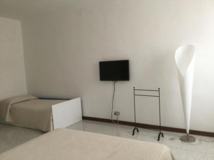 SILVIA'S HOME - image 11