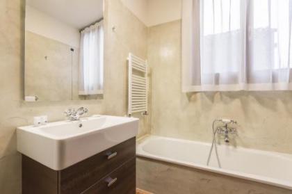 Ca' del Monastero 6 Collection Chic Apartment for 4 Guests with Lift - image 12