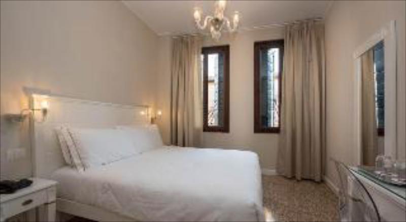 Easy Hostel Venice - image 2