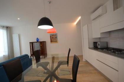 Rialto Bridge Luxury apartment - image 12