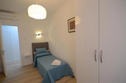 Rialto Bridge Luxury apartment - image 17