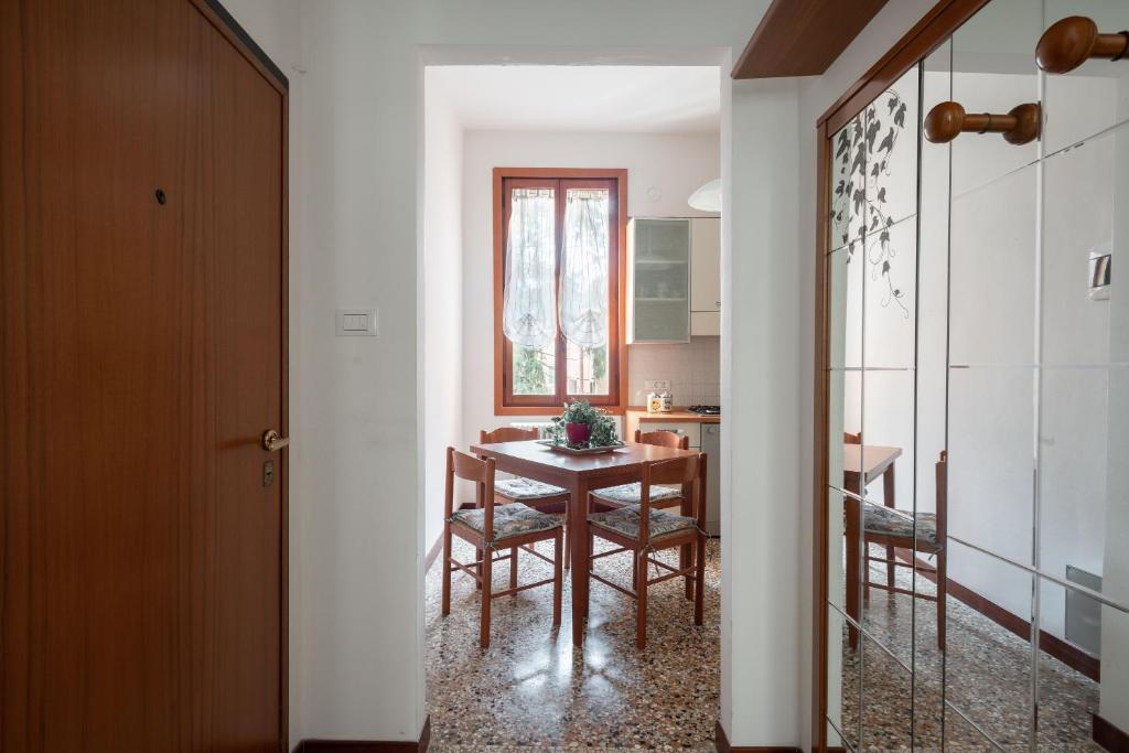 San Polo Canal View Apartments by Wonderful Italy - image 2
