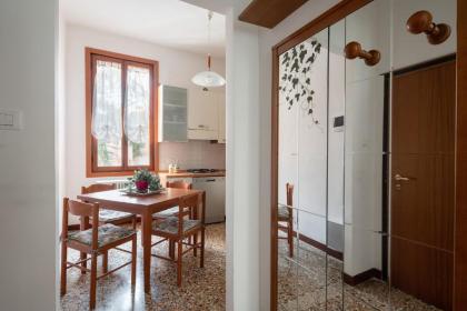 San Polo Canal View Apartments by Wonderful Italy - image 3