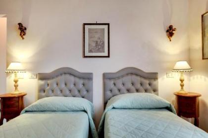 Biennale APT Balcony - image 15