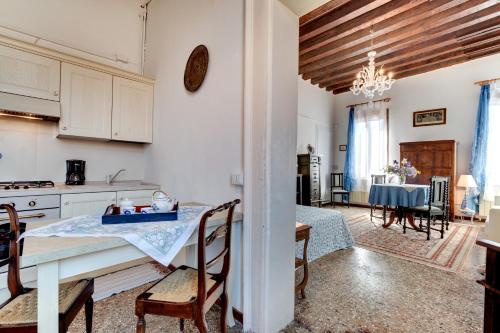 Ca' Badoer West Studio - image 4