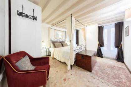 Ca' del Carro Family Apartment - image 9
