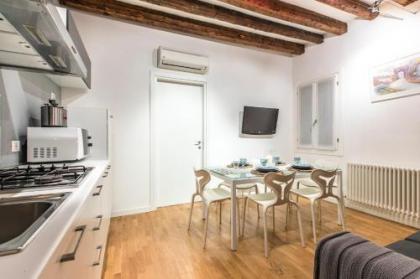 Arsenale Design Apartment R&R - image 12