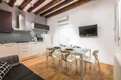 Arsenale Design Apartment R&R - image 2
