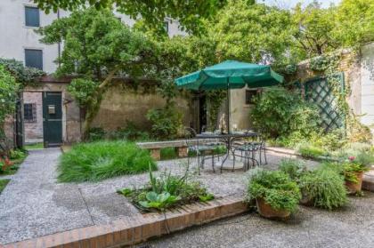 Ca' Carmini Secret Garden - image 1