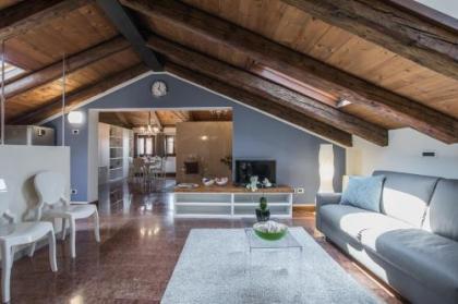 Ca' Del Monastero 9 Collection Spacious Apartment up to 5 Guests - image 1