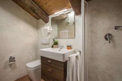 Ca' Del Monastero 9 Collection Spacious Apartment up to 5 Guests - image 12