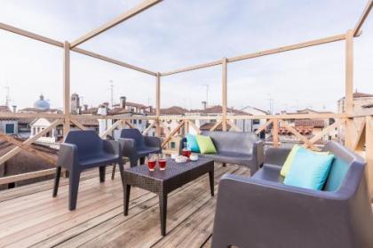 Ca' del Monastero 7 Collection Bright Apartment with Terrace - image 10