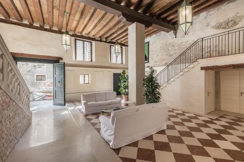 Tagiapiera Design Venetian Studio - image 2