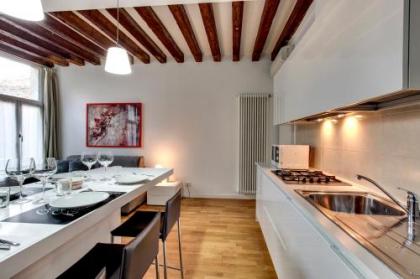 Cannaregio suite with garden - image 11