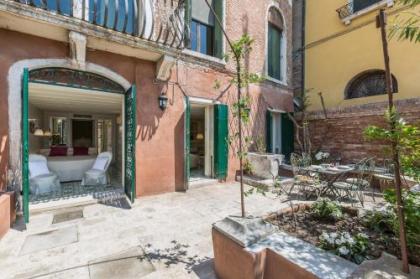 Ca' Dell'Ulivo Private Garden - image 1