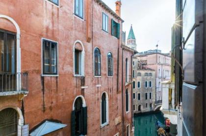 Luxury Venetian Rooms - image 10