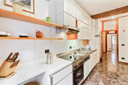 Venice Castello Elegant Apartment - image 8