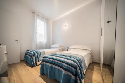 Apt. Venice Modern Style - image 17