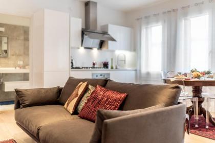 Apt. Venice Modern Style - image 18