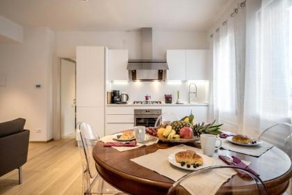 Apt. Venice Modern Style - image 6