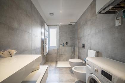 Apt. Venice Modern Style - image 8