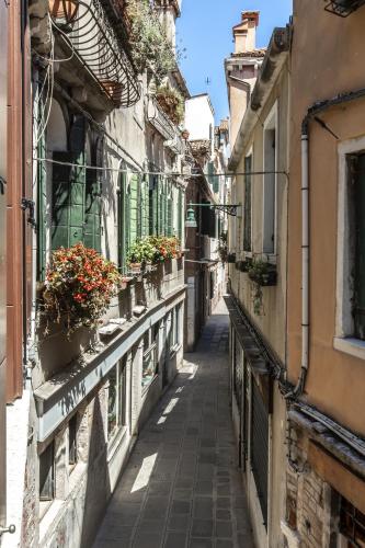 Riva De Biasio Charming Apartment R&R - image 3