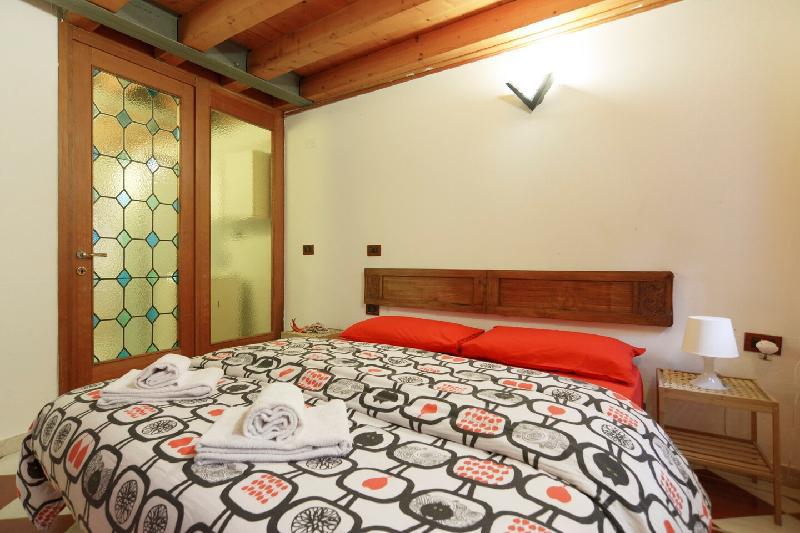 Typical Venetian (wifi) apartment - image 5