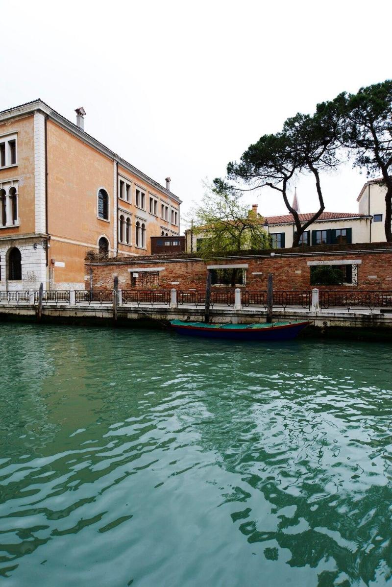 Canal view near Biennale Wi-fi - image 5