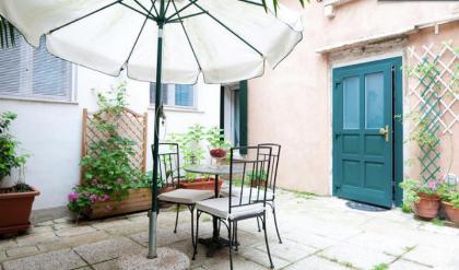 Gaffaro Elegant apt with private patio! 