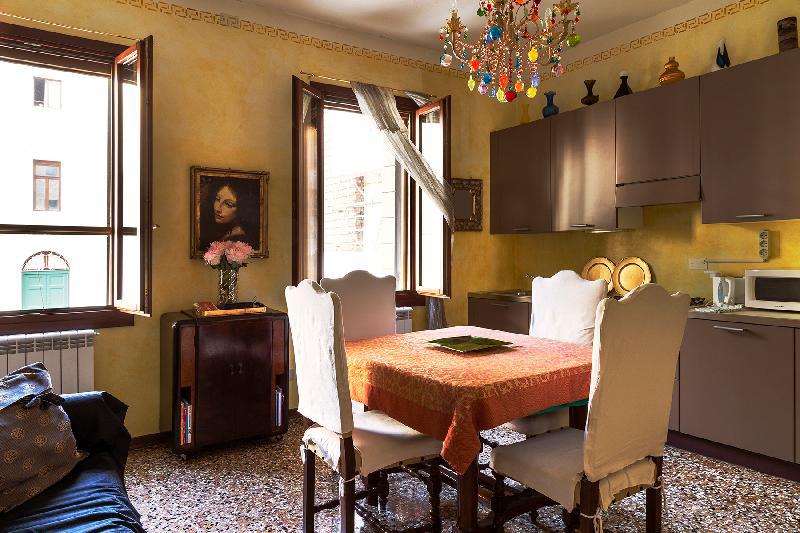 the Contemporary & Baroque House - main image