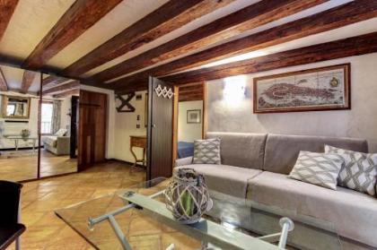 Canal view suite in Rialto - image 10