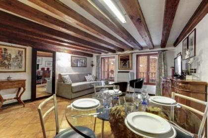 Canal view suite in Rialto - image 4