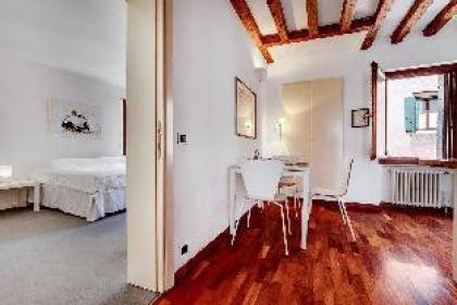 CA' ANGELA VENETIAN APARTMENT - image 19