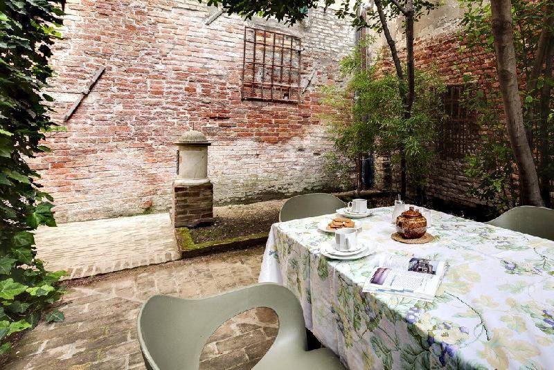 CA MALVASIA HOUSE WITH GARDEN - main image