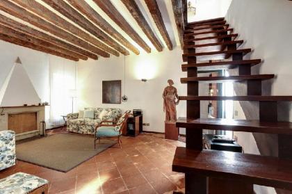CA MALVASIA HOUSE WITH GARDEN - image 2